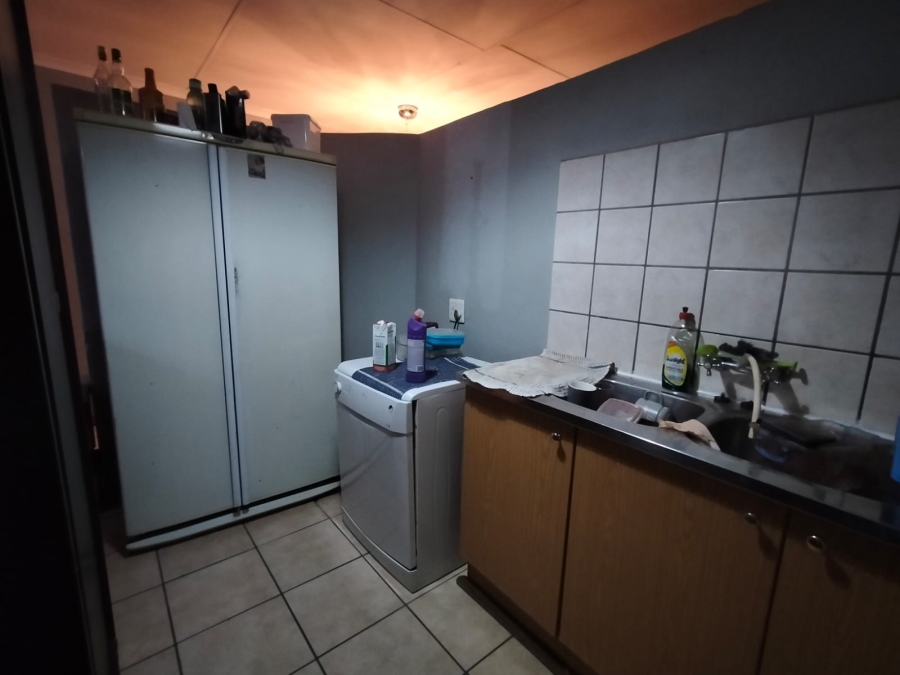 2 Bedroom Property for Sale in Geelhoutpark North West